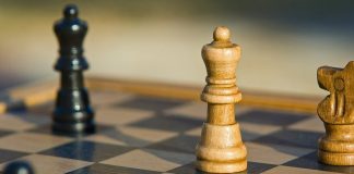 chess how to play online free